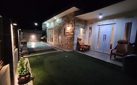 Puncak Pinus&Pool